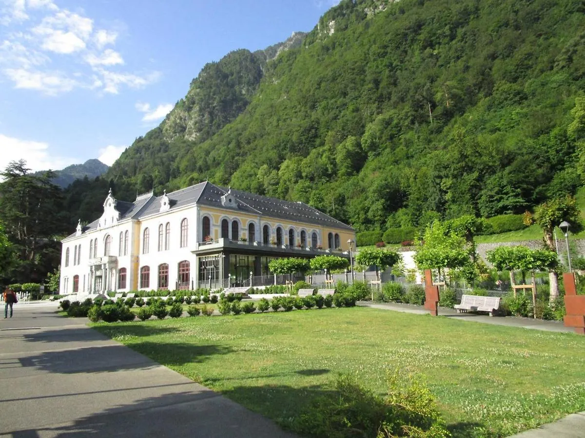 Appartement Cauterets, 4 pièces, 6 personnes - FR-1-234-254